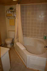 444_cottlux_bath2.jpg (47619 bytes)