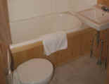 444_motelbath2.jpg (20323 bytes)